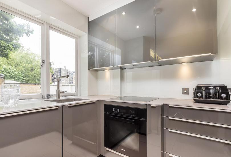 2 Bed, 2 Bath In Mayfair, Garden View Londen Buitenkant foto